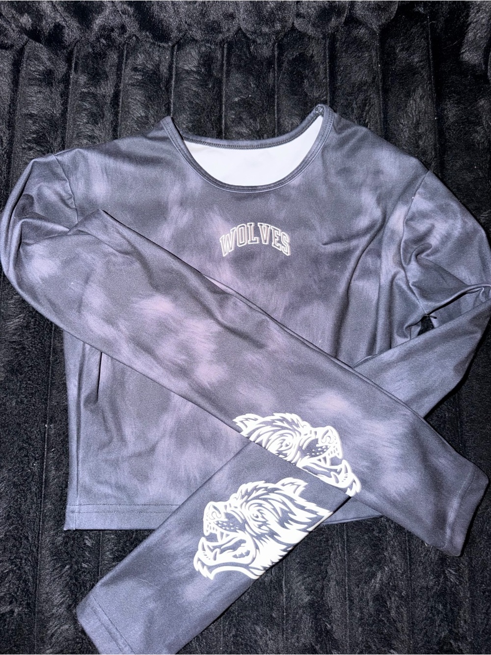 Darc Sport Gray Tie-Dye Wolves Crop Top with Wolf Sleeve Graphic